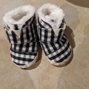 Baby girl Toms
